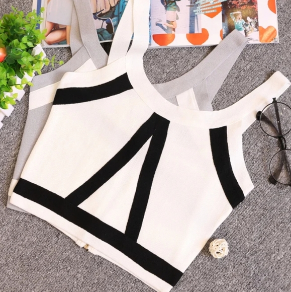 White and black cropped top! - Picture 3 of 5